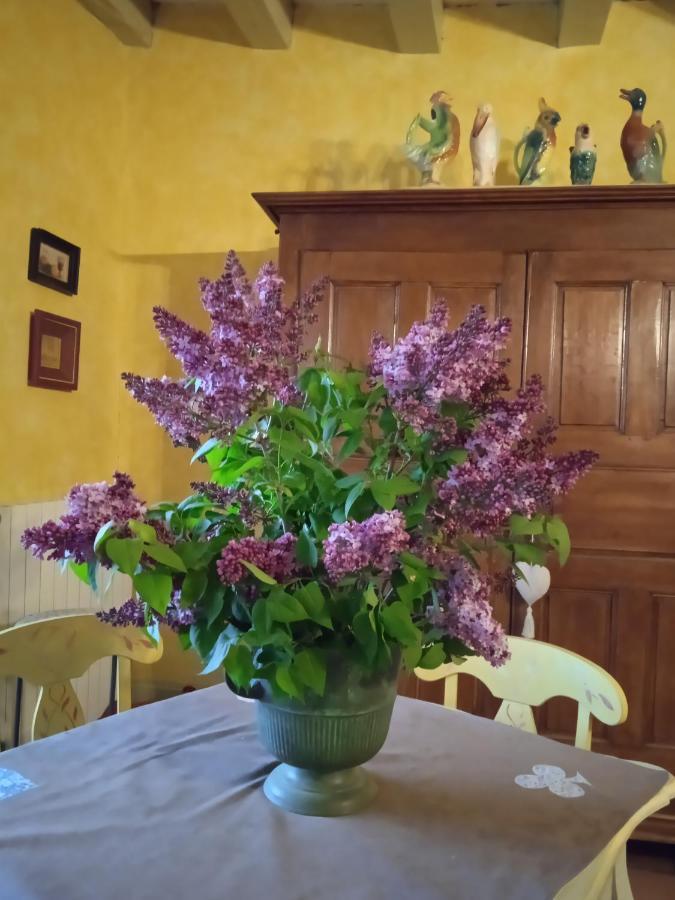 Dans Prieure De Caractere Xviii Siecle Frühstückspension